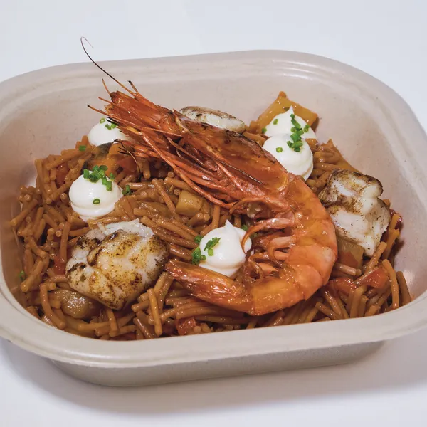 Fideuá con gamba y marisco