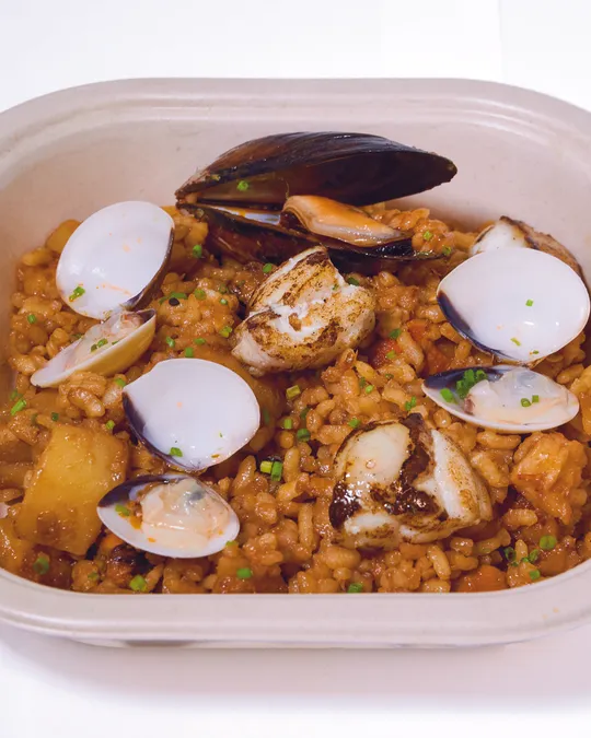 Arroz meloso de marisco con almejas y mejillón